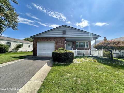 35 Santiago Drive W, Toms River, NJ 08757