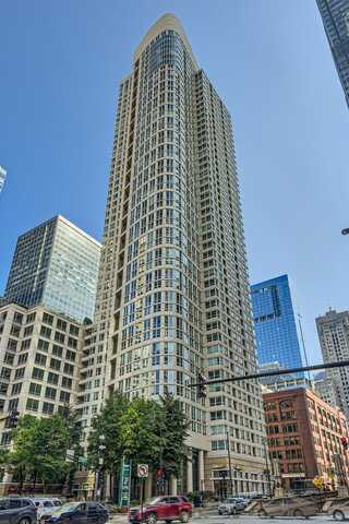 345 N La Salle Drive, Chicago, IL 60654