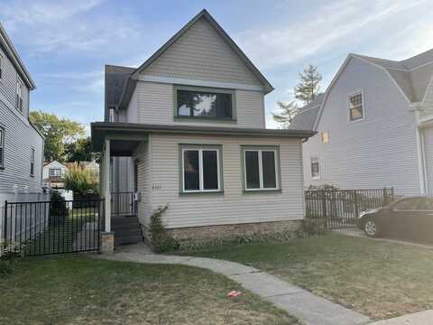 4721 W Berenice Avenue, Chicago, IL 60641