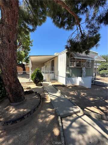 9426 Tamarisk Ave, Hesperia, CA 92345