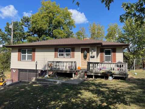 1015 Sunset Drive, Macon, MO 63552