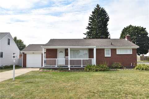 327 Overlook Boulevard, Struthers, OH 44471