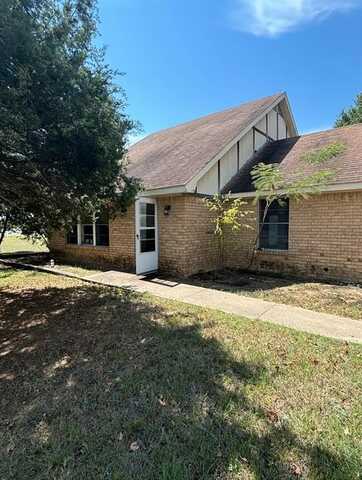 104 Cedar Creek Drive, Groesbeck, TX 76642