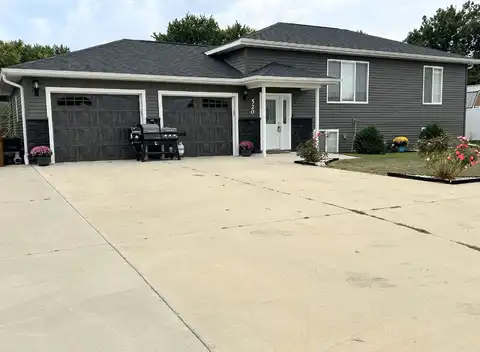 520 Magnolia St., Storm Lake, IA 50588