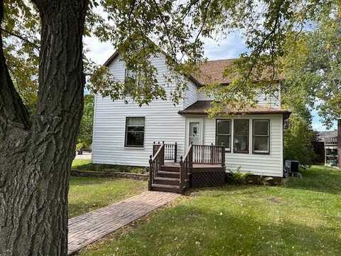 922 Sinclair St, Bottineau, ND 58318