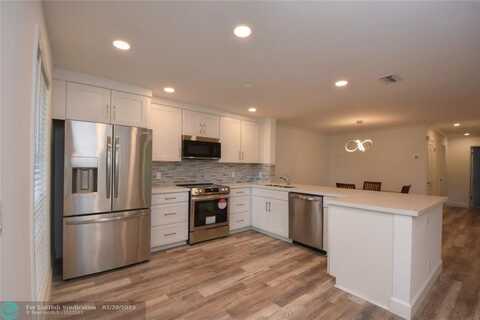 5064 Heatherhill Lane, Boca Raton, FL 33486