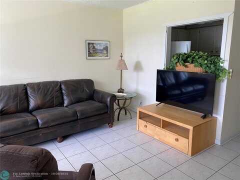 202 Oakridge M, Deerfield Beach, FL 33442