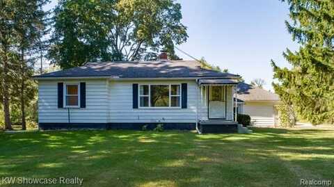 574 YOUNG Road, White Lake, MI 48383