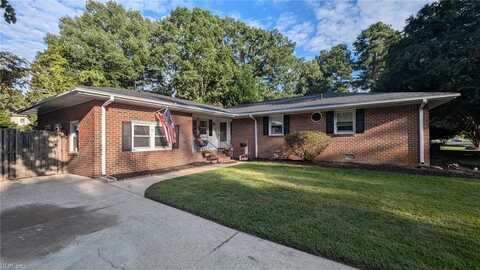 8 Fallmeadow Court, Hampton, VA 23666