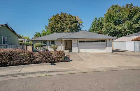 1531 N Modoc Avenue, Medford, OR 97504