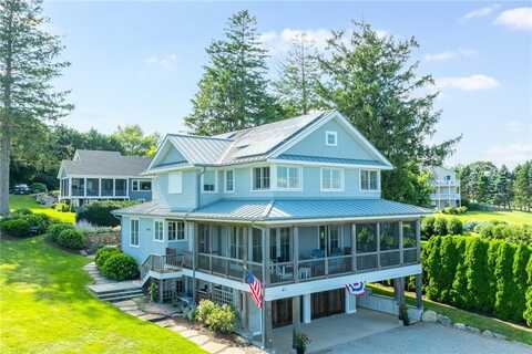 41 Conanicut Road, Narragansett, RI 02882