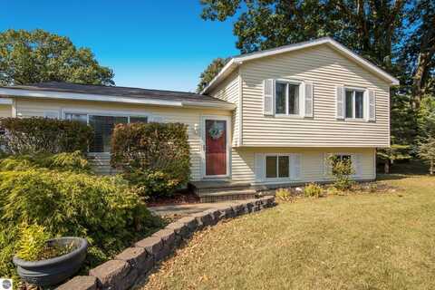 2027 Haaland, Traverse City, MI 49686