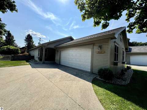 1218 Hemingway Lane, Traverse City, MI 49686