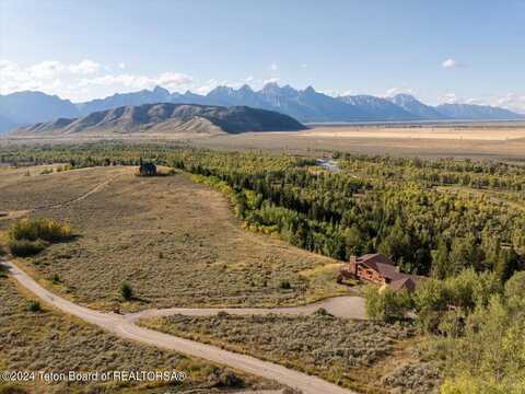 6030 HIGHLANDS DRIVE Loop, Kelly, WY 83011