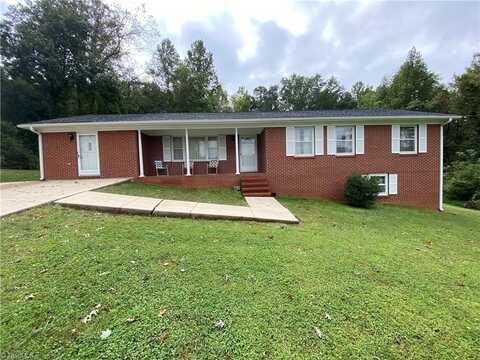 700 Hiatt Road, Mount Airy, NC 27030