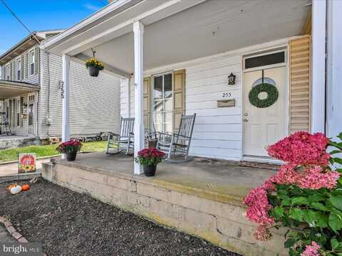 255 W 2ND STREET, HUMMELSTOWN, PA 17036