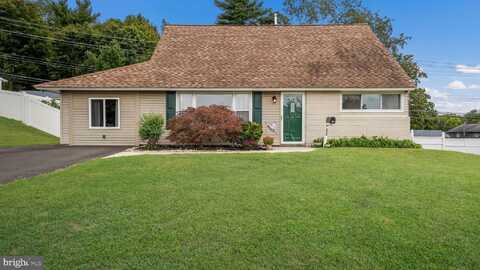 32 TOWPATH ROAD, LEVITTOWN, PA 19056