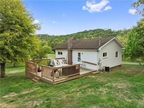 499 Old Post Rd, Titusville, PA 15329