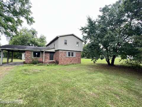 205 E Pinewood Street, Roseboro, NC 28382