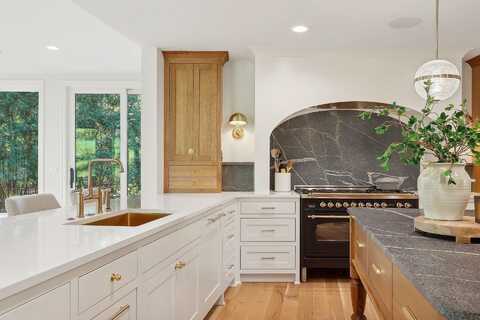 Iroquois, MINNEAPOLIS, MN 55439