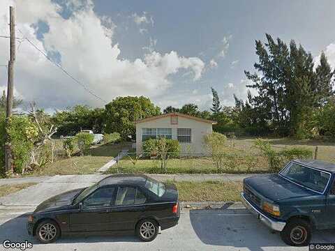 10Th, RIVIERA BEACH, FL 33404