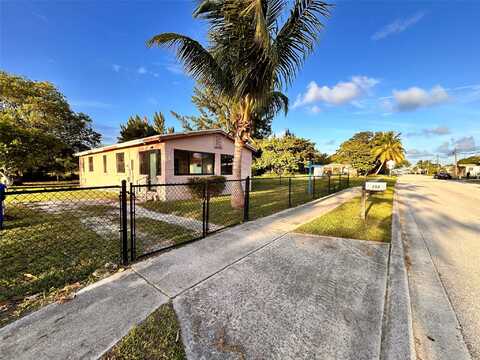 10Th, RIVIERA BEACH, FL 33404