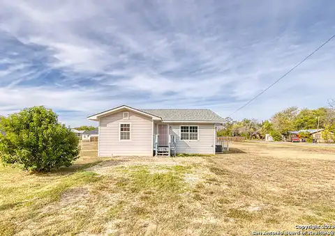 17Th, HONDO, TX 78861