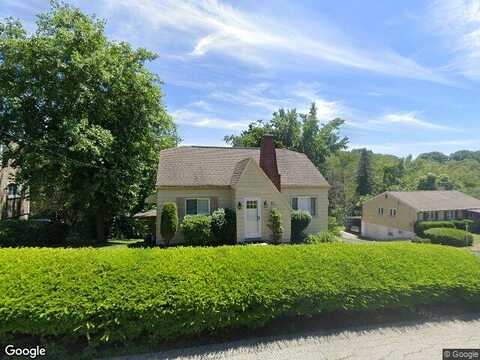 Diebold Dr, Kennedy, PA 15136