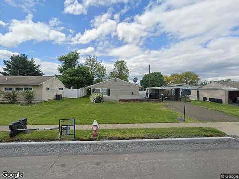 Pinewood Dr #E, LEVITTOWN, PA 19054