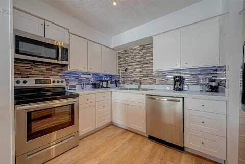 Mighty Oak Drive #B, Houston, TX 77066