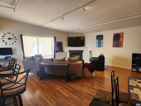 W Main St # #3, Charlottesville, VA 22903