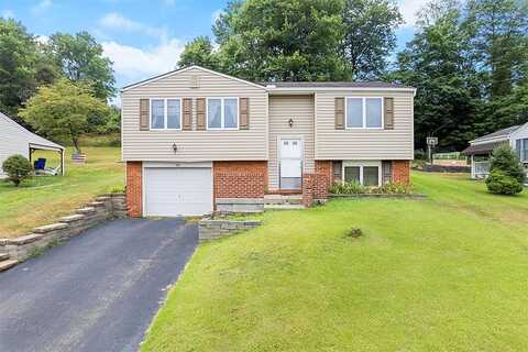 Oak St, Manor, PA 15665