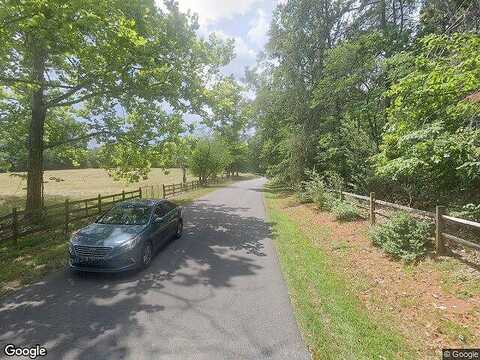 Hickory Cove Lane, Moneta, VA 24121