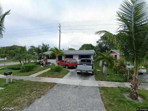 Avenue F, RIVIERA BEACH, FL 33404