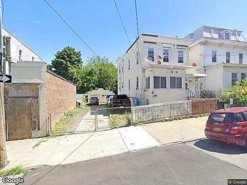 Chestnut, YONKERS, NY 10701