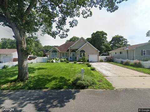 Oakmont, SELDEN, NY 11784