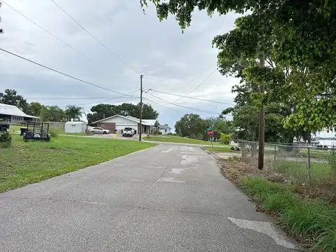4Th, FROSTPROOF, FL 33843