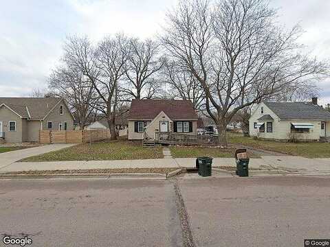 Bluff, HUTCHINSON, MN 55350