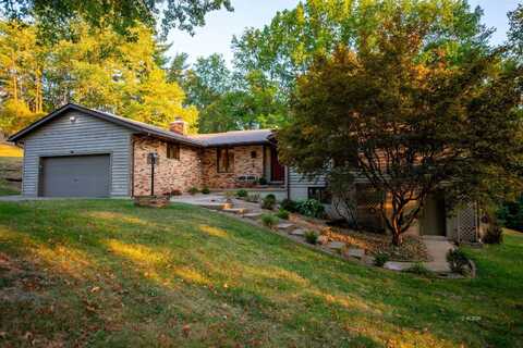 15 Mulligan Rd, Athens, OH 45701