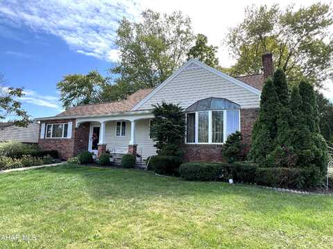 1075 W Loop Road, Hollidaysburg, PA 16648