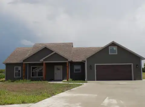 14 CARNIVAL LN, CENTRALIA, MO 65240