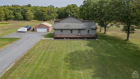 44 County Route 414, Greenville, NY 12083