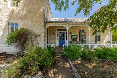 270 Crossroad Trail, Fredericksburg, TX 78624