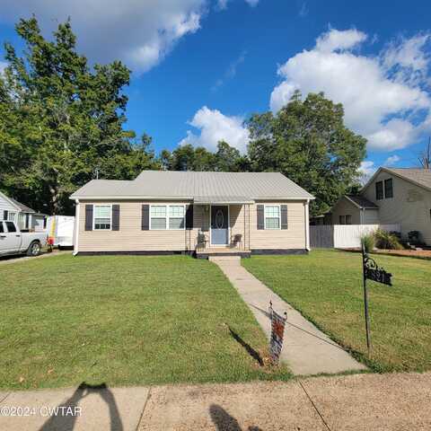 821 S High Street, Trenton, TN 38382