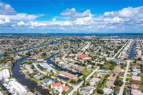 4543 SE 6th Place, Cape Coral, FL 33904