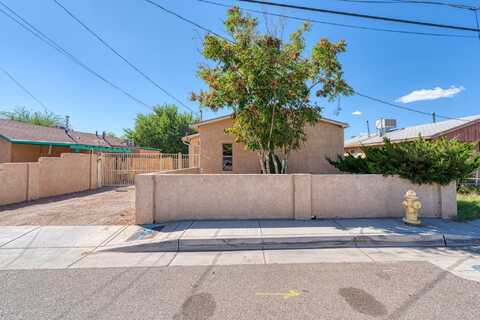 2320 DORA Avenue NW, Albuquerque, NM 87104