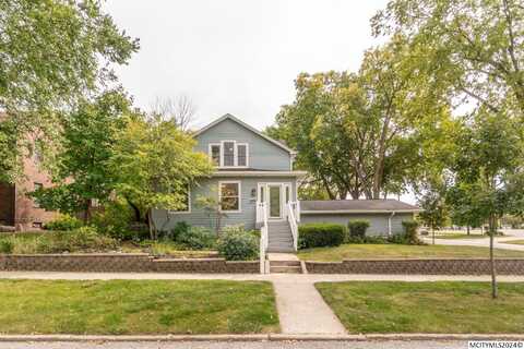 403 4th SE, MASON CITY, IA 50401