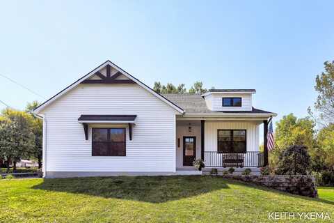 272 E Ash Street NE, Cedar Springs, MI 49319