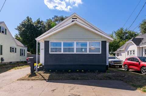 48 36th Street SW, Grand Rapids, MI 49548