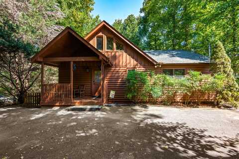 1105 Oak Court, Gatlinburg, TN 37738